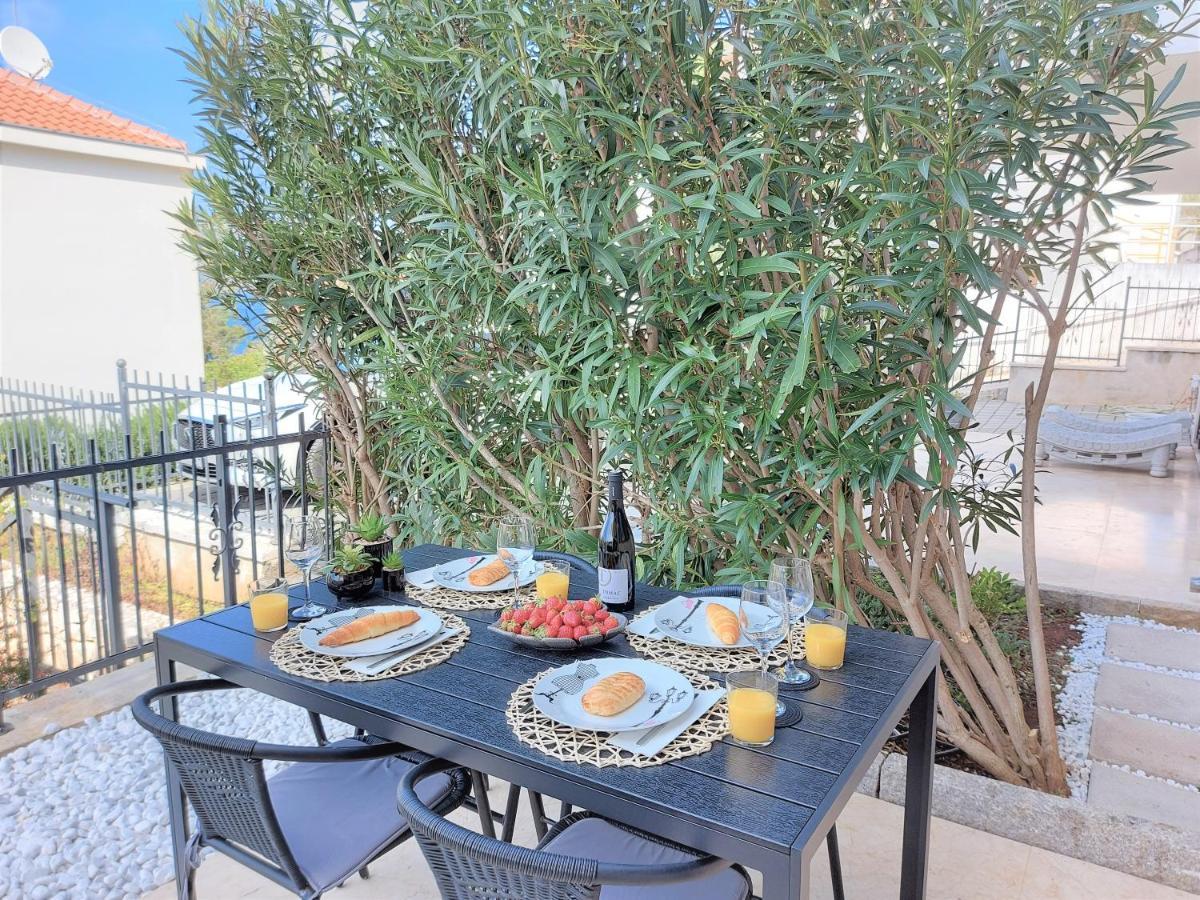 Apartment Livia 斯拉汀 外观 照片