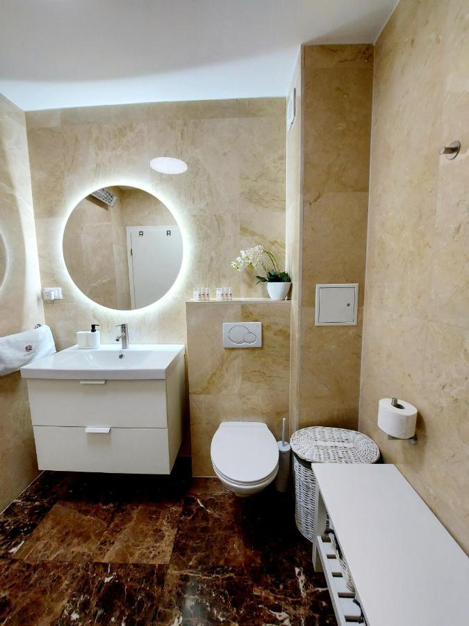 Apartment Livia 斯拉汀 外观 照片