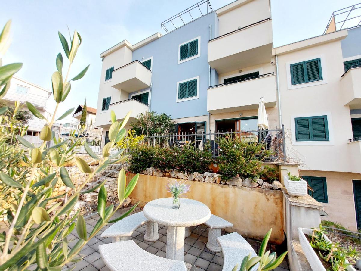 Apartment Livia 斯拉汀 外观 照片